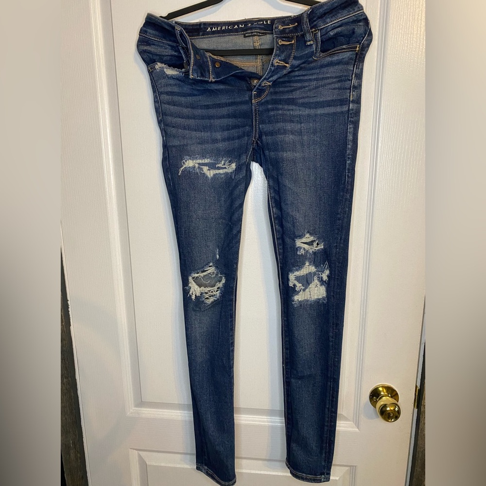 Ripped skinny jeans
